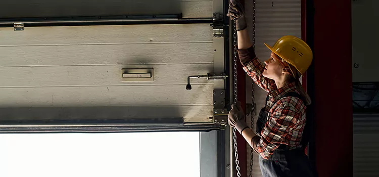 Addressing Common Garage Door Stoppage Issues in West Des Moines, IA
